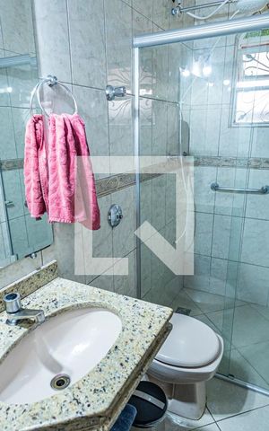 Casa à venda com 259m², 4 quartos e 2 vagasBanheiro da Suíte