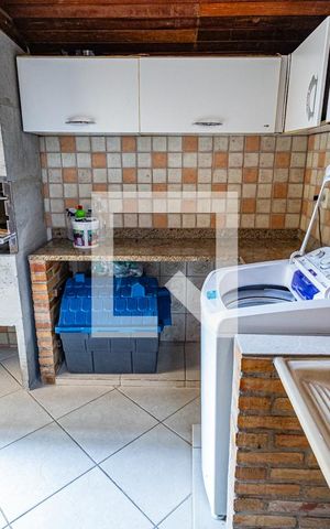 Casa à venda com 259m², 4 quartos e 2 vagasArea de serviço