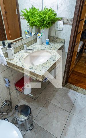 Casa à venda com 259m², 4 quartos e 2 vagasBanheiro da Suíte