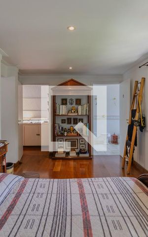 Casa à venda com 330m², 3 quartos e 2 vagasSuite 1
