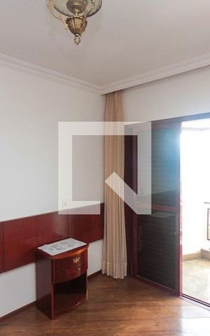 Apartamento à venda com 142m², 4 quartos e 4 vagas Apartamento à venda com 142m², 4 quartos e 4 vagasSuite