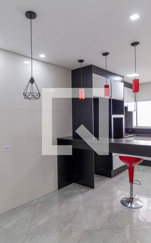 Casa à venda com 170m², 3 quartos e 2 vagas Casa à venda com 170m², 3 quartos e 2 vagasCozinha