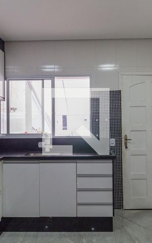 Casa à venda com 170m², 3 quartos e 2 vagas Casa à venda com 170m², 3 quartos e 2 vagasCozinha