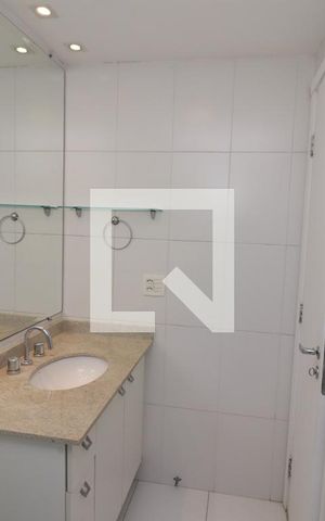 Apartamento para alugar com 71m², 2 quartos e 2 vagasBanheiro da Suíte