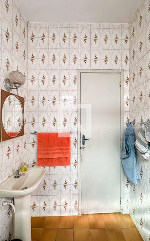 Apartamento à venda com 79m², 2 quartos e sem vaga Apartamento à venda com 79m², 2 quartos e sem vagaBanheiro