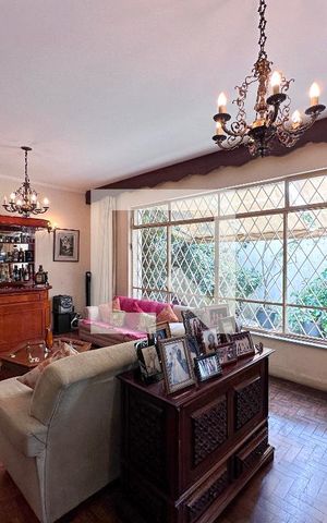 Casa à venda com 250m², 5 quartos e sem vagaSala