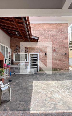 Casa à venda com 250m², 5 quartos e sem vagaQuintal