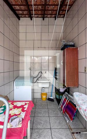 Casa à venda com 250m², 5 quartos e sem vagaÁrea de Serviço