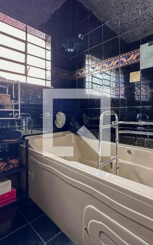 Casa à venda com 250m², 5 quartos e sem vagaBanheiro Social