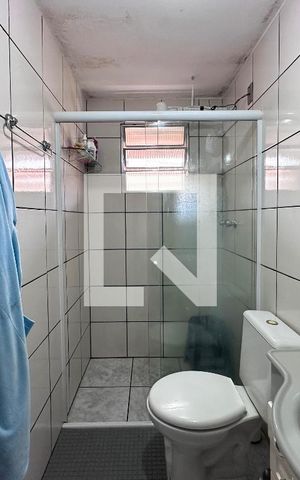 Casa à venda com 250m², 5 quartos e sem vagaBanheiro Suíte 2 e 3 Fundos