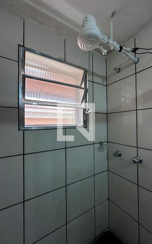 Casa à venda com 250m², 5 quartos e sem vagaBanheiro Suíte 2 e 3 Fundos