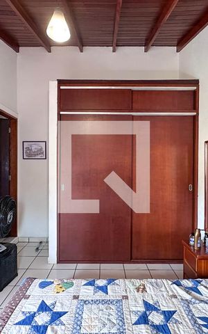 Casa à venda com 250m², 5 quartos e sem vagaSuíte 2 Fundos
