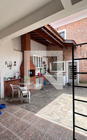 Casa à venda com 250m², 5 quartos e sem vagaQuintal
