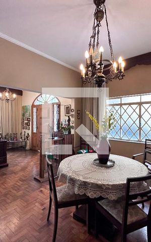 Casa à venda com 250m², 5 quartos e sem vagaSala