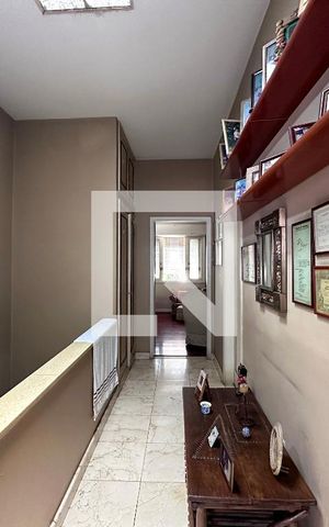 Casa à venda com 250m², 5 quartos e sem vagaCorredor Quarrtos