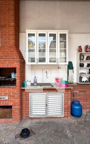 Casa à venda com 250m², 5 quartos e sem vagaChurrasqueira