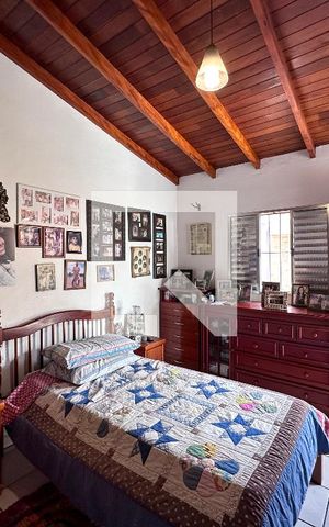 Casa à venda com 250m², 5 quartos e sem vagaSuíte 2 Fundos