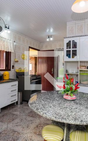 Casa à venda com 277m², 4 quartos e 3 vagasCasa 1 -Cozinha
