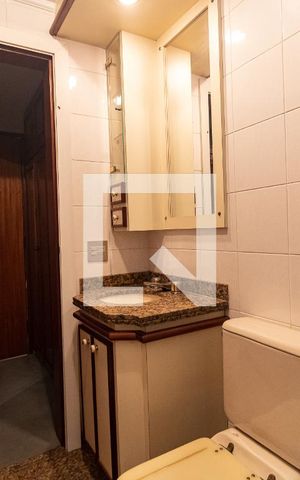 Apartamento à venda com 186m², 4 quartos e 3 vagas Apartamento à venda com 186m², 4 quartos e 3 vagasBanheiro da Suíte 3