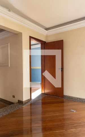 Apartamento à venda com 186m², 4 quartos e 3 vagas Apartamento à venda com 186m², 4 quartos e 3 vagasSala
