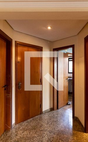 Apartamento à venda com 186m², 4 quartos e 3 vagas Apartamento à venda com 186m², 4 quartos e 3 vagasEntrada