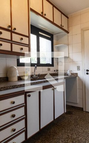 Apartamento à venda com 186m², 4 quartos e 3 vagas Apartamento à venda com 186m², 4 quartos e 3 vagasCozinha