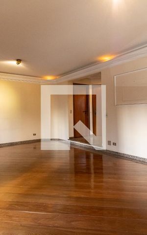 Apartamento à venda com 186m², 4 quartos e 3 vagas Apartamento à venda com 186m², 4 quartos e 3 vagasSala