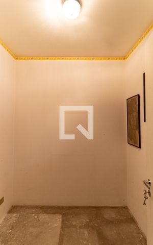 Apartamento à venda com 186m², 4 quartos e 3 vagas Apartamento à venda com 186m², 4 quartos e 3 vagasQuarto de Serviço