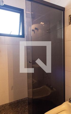 Apartamento à venda com 186m², 4 quartos e 3 vagas Apartamento à venda com 186m², 4 quartos e 3 vagasBanheiro da Suíte 2