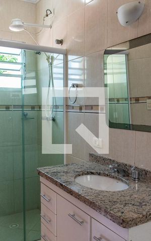 Casa à venda com 161m², 3 quartos e 4 vagas Casa à venda com 161m², 3 quartos e 4 vagasBanheiro da suíte 1