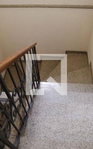 Casa à venda com 200m², 3 quartos e 3 vagasEscada