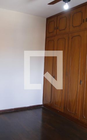 Casa à venda com 200m², 3 quartos e 3 vagasSuíte