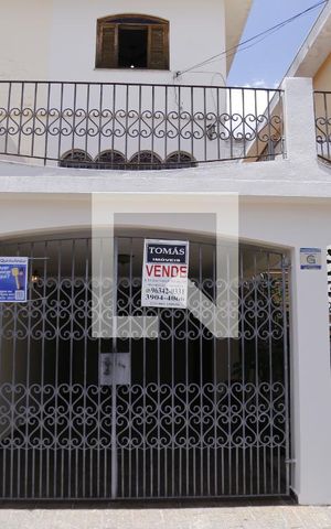 Casa à venda com 200m², 3 quartos e 3 vagasFachada