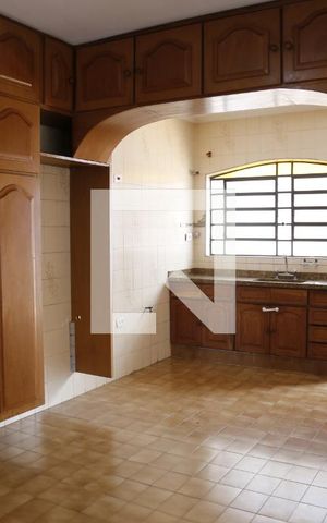 Casa à venda com 200m², 3 quartos e 3 vagasCozinha