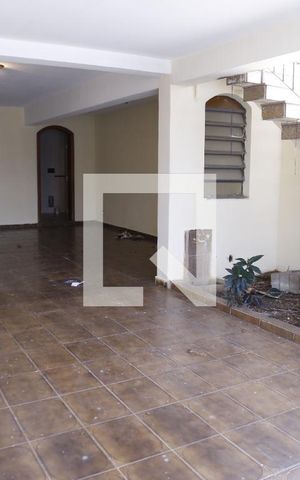 Casa à venda com 200m², 3 quartos e 3 vagasGaragem