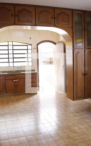 Casa à venda com 200m², 3 quartos e 3 vagasCozinha