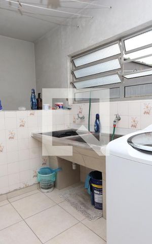 Casa à venda com 325m², 4 quartos e 6 vagasLavanderia