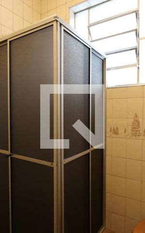 Casa à venda com 325m², 4 quartos e 6 vagasBanheiro