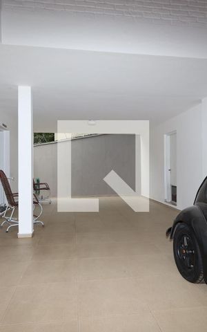 Casa à venda com 325m², 4 quartos e 6 vagasGaragem