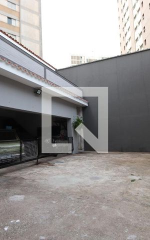Casa à venda com 325m², 4 quartos e 6 vagasQuintal