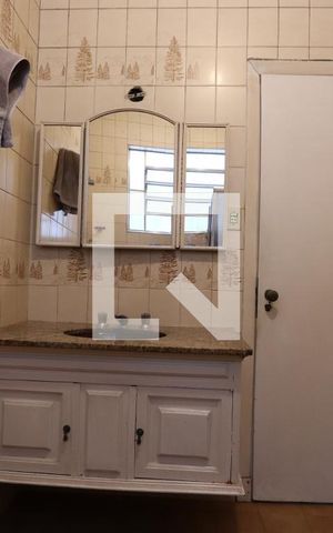 Casa à venda com 325m², 4 quartos e 6 vagasBanheiro