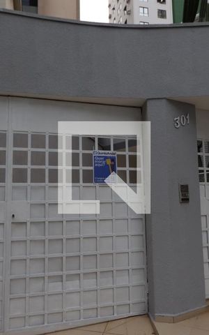 Casa à venda com 325m², 4 quartos e 6 vagasFachada