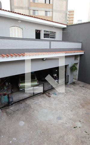 Casa à venda com 325m², 4 quartos e 6 vagasQuintal