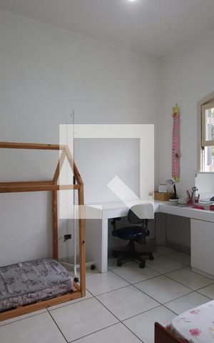 Casa à venda com 325m², 4 quartos e 6 vagasQuarto 4