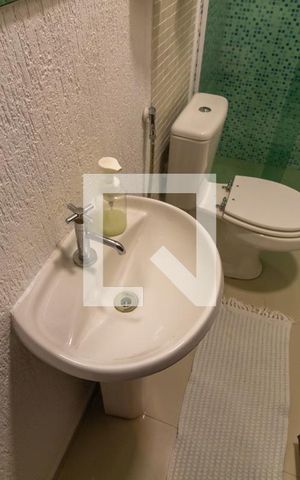 Casa à venda com 300m², 5 quartos e 10 vagas Casa à venda com 300m², 5 quartos e 10 vagasBanheiro 1