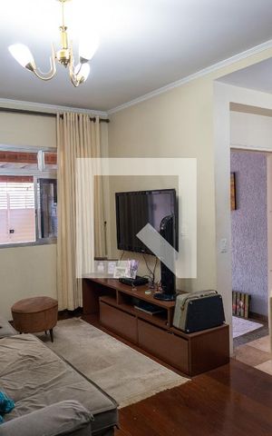 Casa à venda com 265m², 3 quartos e 2 vagas Casa à venda com 265m², 3 quartos e 2 vagasSala