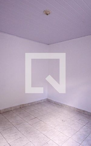 Casa para alugar com 42m², 1 quarto e sem vaga Casa para alugar com 42m², 1 quarto e sem vagaQuarto