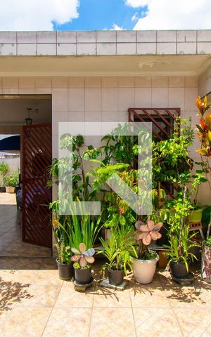 Casa à venda com 170m², 3 quartos e 4 vagas Casa à venda com 170m², 3 quartos e 4 vagasGaragem