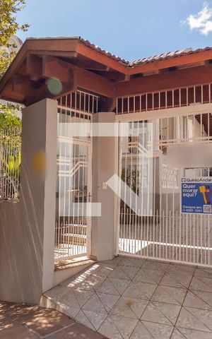 Casa à venda com 328m², 5 quartos e 5 vagasFachada