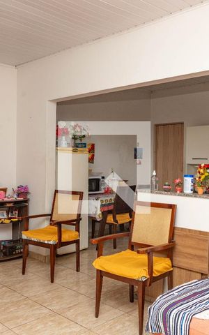 Casa à venda com 250m², 4 quartos e 4 vagas Casa à venda com 250m², 4 quartos e 4 vagasCasa 2 - sala